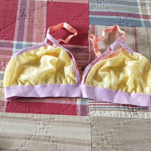 Large Colsie Bras - Picture 3 of 9